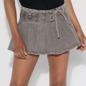 Women’s Wild Fable PLEATED DENIM Mini SKORT sz 10 gray jeans skirt
